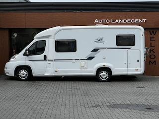 Weinsberg R 49 X250/2 | Camera | Groot bed | Radio | Luifel