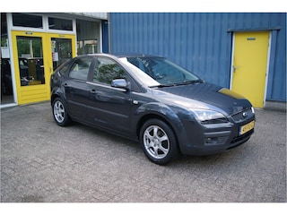 Ford Focus 1.6-16V Futura, Airco, Cruise, Nieuwe APK!!!