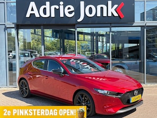Mazda 3 2.0 e-SkyActiv-X M Hybrid 180 Comfort met Bose AUTOMAAT | LEDER | Bose Audio | A.CAMERA | HEAD-UP DISPLAY | APPLE CARPLAY/ANDROID AUTO | 18"LM VELGEN | NED.AUTO | DELAER ONDERHOUDEN |