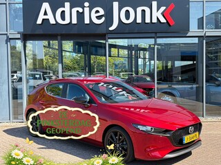 Mazda 3 2.0 e-SkyActiv-X M Hybrid 180 Comfort met Bose AUTOMAAT | LEDER | Bose Audio | A.CAMERA | HEAD-UP DISPLAY | APPLE CARPLAY/ANDROID AUTO | 18"LM VELGEN | NED.AUTO | DELAER ONDERHOUDEN |