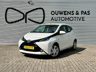 Toyota Aygo 1.0 VVT-i x-play | CAMERA | AIRCO | AUTOMAAT