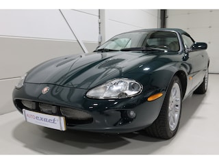 Jaguar XK 4.0 V8 Convertible I Perfect service history I British racing green I org NL