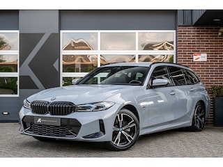 BMW 320 320e xDrive Touring M Sport | Memory | Trekhaak | Comfort Access | Alcantara | 18' Inch |