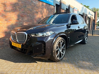 BMW X5 XDrive 50e M-sport|Sky Lounge|Harman Kardon|Driving assistant