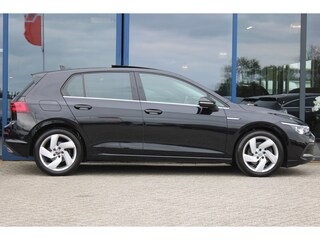 Volkswagen Golf 1.5 eTSI Style PANORAMADAK MEMORY ACC SFEER CARPLAY