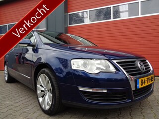 Volkswagen Passat Variant 2.0 FSI Highline Business 150PK Clima Cruise Trekhaak 6-BAK NL-Auto LMV
