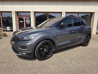 Volkswagen T-Roc Sport | Blackstyle | 19 Suzuka | Led | Pano | Navi | Cruise | Ai