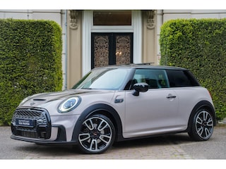 Mini Mini 2.0 John Cooper Works PANO | H&K | ADAPTIVE | CAMERA | STUURVERW | CARPLAY