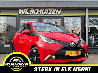 Toyota Aygo 1.0 VVT-i x-play met Led !!! Airco !!! Navigatie !!! Nap !!!