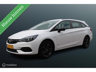 Opel Astra Sports Tourer 1.2 Design & Tech, Camera, Voor + achter Pdc, App connect, Clima, Dode hoek Detectie, Navi, Cruise, Comfort stoelen, 16 inch Lmv.