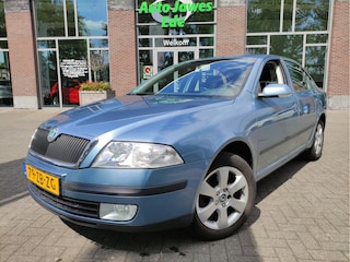 Skoda Octavia 1.6 Ambiente Trekhaak - Climatronic - Parkeersensoren - LMV