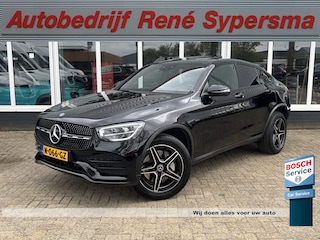 Mercedes-Benz GLC 300e 4MATIC Premium Plus | AMG Pakket | Elektrische Trekhaak | Schuifkanteldak | Sfeerverlichting