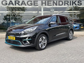 Kia Niro e-Niro ExecutiveLine SKY 64 kWh | SOH: 95,6% | Schuifdak | 3 Fase | Warmtepomp | Leder | Adaptive CC | Climate |