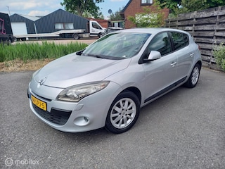 Renault Mégane 1.6 Celsium|Navi-PDC|Xenon|Treekhaak