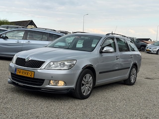 Skoda Octavia Combi 1.2 TSI Ambition Business Line Nieuwe Distributie en Waterpomp Dealer Onderhouden Nieuwe Apk