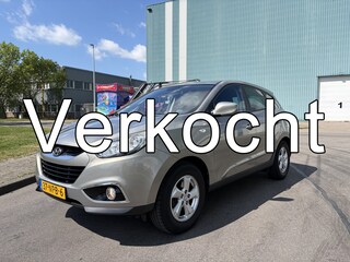 Hyundai ix35 2.0-16V Dynamic Automaat 165 PK. Prachtige en als nieuw rijdende auto !!! Onverwoestbare en zeer betrouwbare auto !!