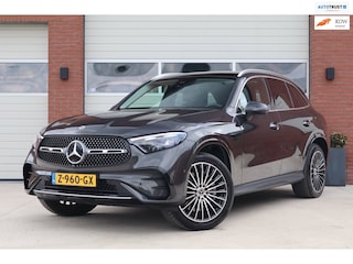Mercedes-Benz GLC 300e 4MATIC AMG Line Panoramadak - Burmester - Wegklapbare trekhaak - 360 view - Keyless - Led