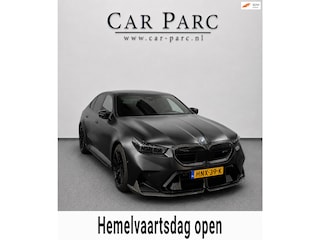 BMW 5-serie 1000+PK BTW/AKRAPOVIC/FULL PPF XPEL/KERAMISCH/CARBON M-PERFORMANCE/EVENTURI/22 & 23” VOSSEN/B&W/PANO/HUD/F.GARANTIE