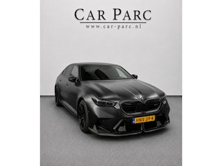 BMW 5-serie 1000+PK BTW/AKRAPOVIC/FULL PPF XPEL/KERAMISCH/CARBON M-PERFORMANCE/EVENTURI/22 & 23” VOSSEN/B&W/PANO/HUD/F.GARANTIE