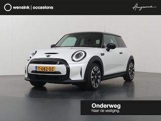 Mini Mini Camden Edition 33 kWh | SOH 96% | LED | Sportstoelen | Navigatie | PDC | Stoelverwarming | Apple Carplay/Android Auto | Lederen Interieur |