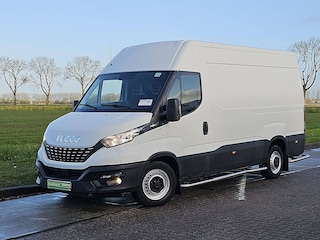 Iveco Daily 35S14 L2H2 L2H2, automaat, airco, kachel, cruise, trekhaak L2H2, automaat, airco, kachel, cruise, trekhaak.