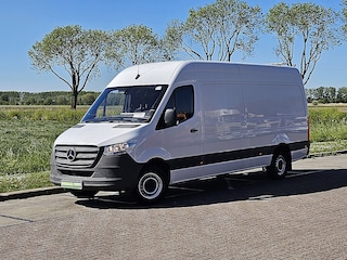 Mercedes-Benz Sprinter 317 L3H2 3.5T Trekhaak Mbux Camera 170Pk Euro6 Airco! L3H2 3.5T-AHG Mbux Camera 170Pk Euro6 Airco!