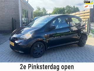 Toyota Aygo 1.0-12V | groot scherm | nieuwe apk | subwoofer en dikke boxen !