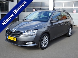 Skoda Fabia Combi 1.0 TSI Ambition Automatische airco, parkeersensoren, cruise controle, licht metalen velgen, apple carplay, android auto, trekhaak, winterwielen set, enz