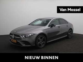 Mercedes-Benz A-klasse 250 e Premium Plus | Climate Control | Sfeerverlichting | Achteruitrijcamera | Apple Carplay/Android Auto | Lichtmetalen Velgen |