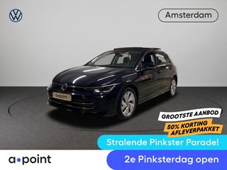 Volkswagen Golf 1.5 eHybrid Style Edition 204 pk Automaat (DSG) | Verlengde garantie | Navigatie | Panoramadak | Trekhaak (wegklapbaar) | Parkeersensoren (Park assist) | Achteruitrijcamera |