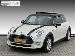 Mini Cooper 1.5 Chili Serious Business NL-AUTO | PANODAK | LED