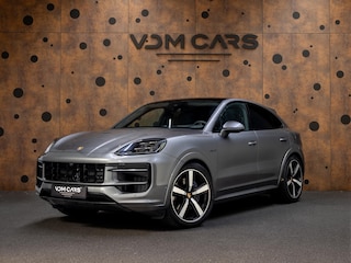 Porsche Cayenne 3.0 E-Hybrid Black Edition | SportDesign | Achterasbesturing | Head-Up Display | InnoDrive |
