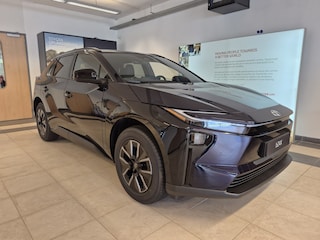 Toyota bZ4X Dynamic 73 kWh Automaat | Navigatie | Warmtepomp | Rondomzicht camera | Keyless | Elektrische stoel bestuurder | Stoel&Stuur verwarming |