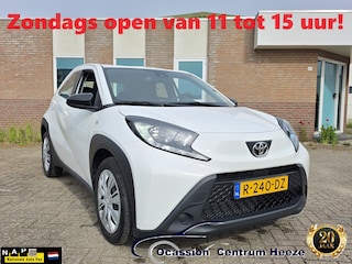 Toyota Aygo 1.0 VVT-i MT Play, Camera! Carplay! Adapt Cruise Ctrl! VERWACHT!