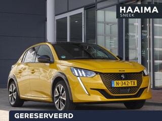 Peugeot 208 EV GT Pack 50 kWh | Adaptive cruise control | Navigatie | Achteruitrijcamera | Alcantara bekleding | Lichtmetalen velgen 17 inch | Panorama dak | Afneembare trekhaak voor fietsendrager | Keyless entry en start | Extra getint glas | Stoelverwarming