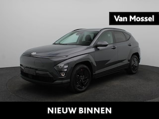 Hyundai Kona Long Range Pure Edition 64.8 kWh | Stoel -en Stuurverwarming | Achteruitrijcamera | Adaptieve Cruise | Sensoren | Keyless | DAB | Apple Carplay/Android Auto |