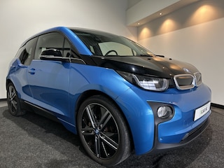 BMW i3 Basis 94Ah 33 kWh - Design Suite | Elektr. schuif/kanteldak | H&K Audio |LMV 20'' | 1e eigenaar | Soh (batterijcheck) Waarde 85,0 %