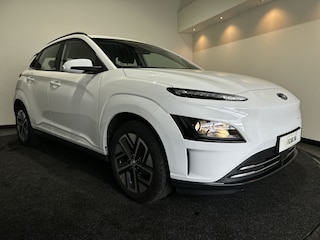 Hyundai Kona EV Comfort 39 kWh - Verwarmde stoelen | Digitaal dashboard | Hill hold functie |
