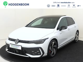 Volkswagen Golf 1.5 eHybrid GTE | SoH 95% | Panoramadak | Leder pakket ‘Vienna’ | Trekhaak | Black style | Parkeerassistent | Stoelventilatie voor | Adaptieve demping |