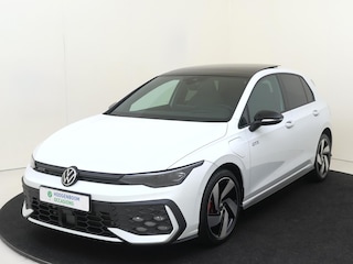 Volkswagen Golf 1.5 eHybrid GTE | SoH 99% | Panoramadak | Leder pakket ‘Vienna’ | Trekhaak | Head-up display | Black style | Stoelventilatie voor | Adaptieve demping |