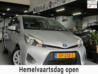 Toyota Yaris 1.5 Full Hybrid Aspiration/ AUTOMAAT/ nap/ 2e EIG/ dealeronderhouden/ 1jaar apk/ zeer nette auto.