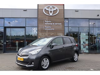 Toyota Verso-S 1.3 VVT-i DYNAMIC AUTOMAAT TREKHAAK KEYLESS CLIMA LM-VELGEN CAMERA 1e EIGENAAR NL-AUTO LAGE KM-STAND