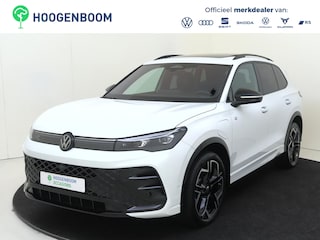Volkswagen Tiguan 1.5 eHybrid R-Line Edition | SoH 100% | Panoramadak | Harman/kardon | Trekhaak | Head-up display | Stoelventilatie voor | Lederen bekleding | 360 camera | Black style |