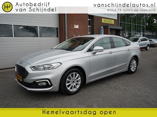 Ford Mondeo 2.0 IVCT HEV Titanium NL AUTO - NAP - AUTOMAAT NAVI - PARKEERSENSOREN V+A - CLIMA - CRUISE - DAB+ - RIJSTROOKSENSOR - LM VELGEN - AUT. VERLICHTING - 4 ELEKTR RAMEN / SPIEGELS