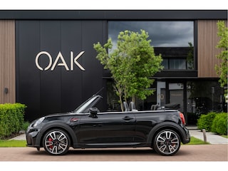 Mini John Cooper Works Cabrio 2.0 F1 Aut. | Navi | Schaalstoelen | H&K | Head-Up | ACC | Camera | 18"LM | Midnight Black