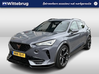 Cupra Formentor 1.4 e-Hybrid VZ Performance / AUTOMAAT/ 245 PK/ MAXTON PAKKET/ ACC/ STUUR+STOELVERWARM./ PARK.SENSOREN V+A/ CAMERA/ DODEHOEK/ FULL LINK/ KEYLESS/ DIGITAL DASH/ RIJ-MODI/ NAVI/ DAB/ CLIMA/ LED/ 19'' LMV