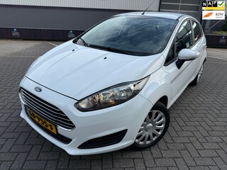 Ford Fiesta 1.0 Style*AIRC* APK*NAP*NAVI*ELKT-RAAM*C-D AFSTAND