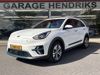 Kia Niro e-Niro DynamicLine 64 kWh | SOH: 96,7% | 3 Fase | Warmtepomp  | Adaptive CC | Camera | Navi | Stoel-Stuurverwarming |