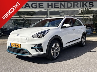 Kia Niro e-Niro DynamicLine 64 kWh | SOH: 96,7% | 3 Fase | Warmtepomp  | Adaptive CC | Camera | Navi | Stoel-Stuurverwarming |