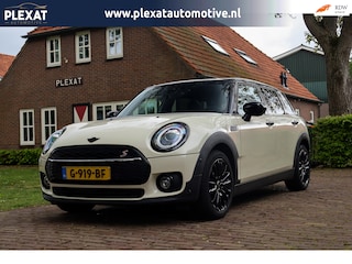 Mini Clubman 1.5 Cooper Business Edition Aut. | Panorama | Sportstoelen | Harman-Kardon | Engelse Achterlichten | Historie |